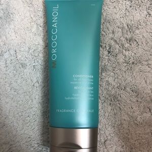 Full size Moroccanoil conditioner